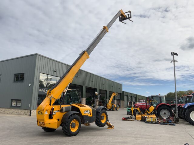 JCB 540-140 Hi Viz Telehandler (ST24049) JCB 540-140 Hi Viz Telehandler (ST24049)