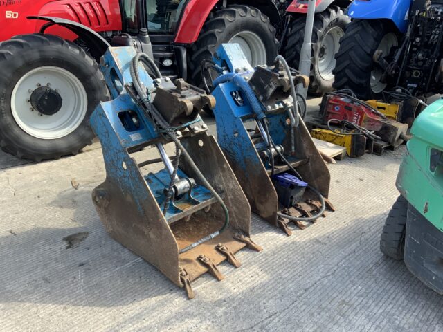 Choice of 2 BBS Crusher Buckets (ST24470/71)
