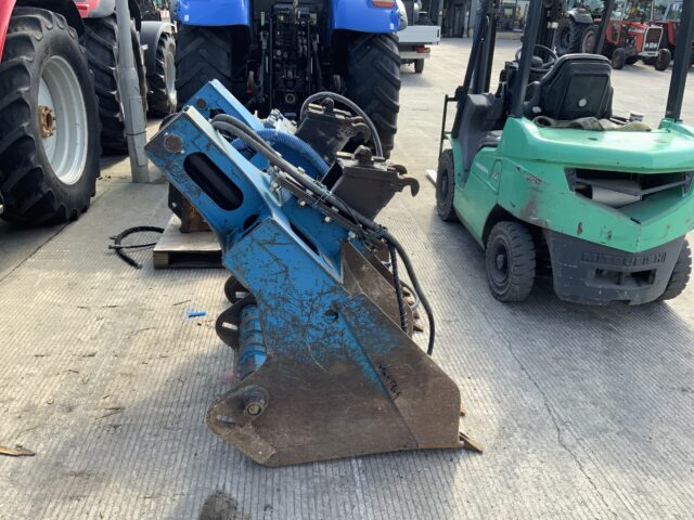 Choice of 2 BBS Crusher Buckets (ST24470/71)