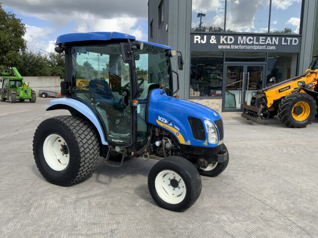New Holland Boomer 3050 Compact Tractor (ST24230)