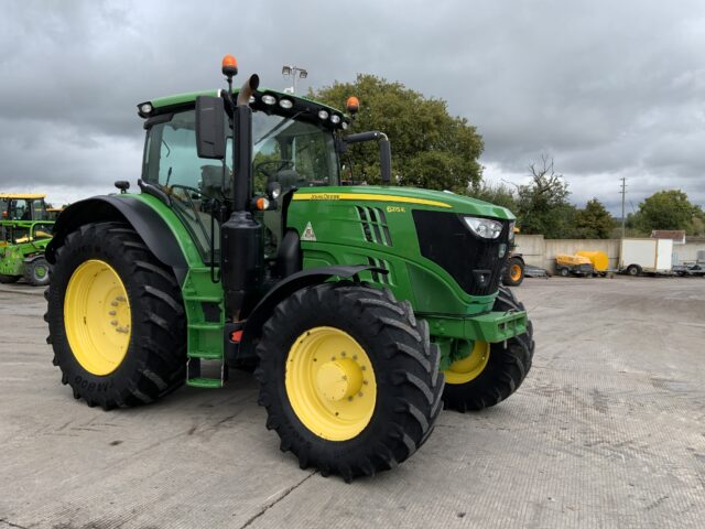 John Deere 6215R Tractor (ST24044)