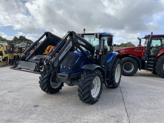 Valtra N134 Hi Tech Tractor (ST24314)