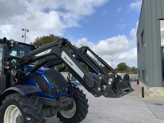 Valtra N134 Hi Tech Tractor (ST24314)