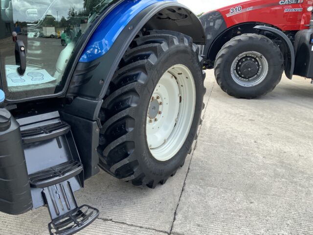 Valtra N134 Hi Tech Tractor (ST24314)
