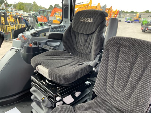 Valtra N134 Hi Tech Tractor (ST24314)