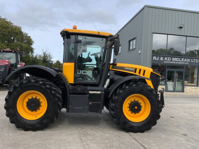 JCB 4220 Fastrac Tractor (ST24326)