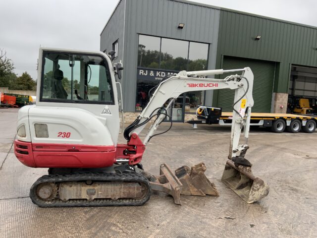 Takeuchi TB230 Digger (ST24061)
