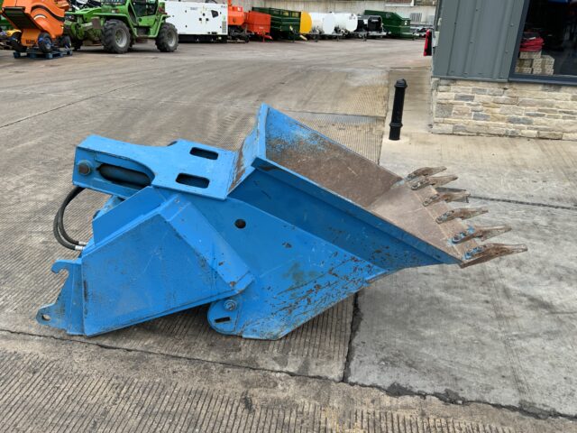 Crusher Bucket