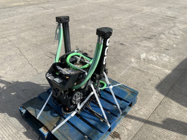 Steel Wrist Tilt Rotating Quick Hitch (ST24619)