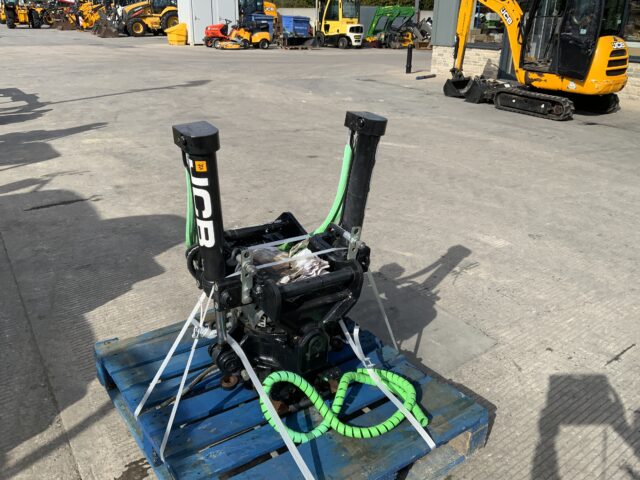 Steel Wrist Tilt Rotating Quick Hitch (ST24619)