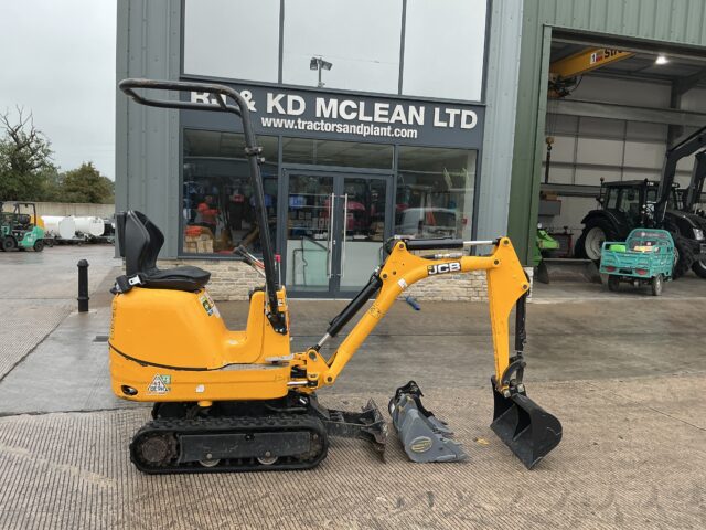 JCB 8008 CTS Digger (ST24523)