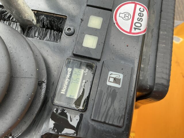JCB 8008 CTS Digger (ST24523)