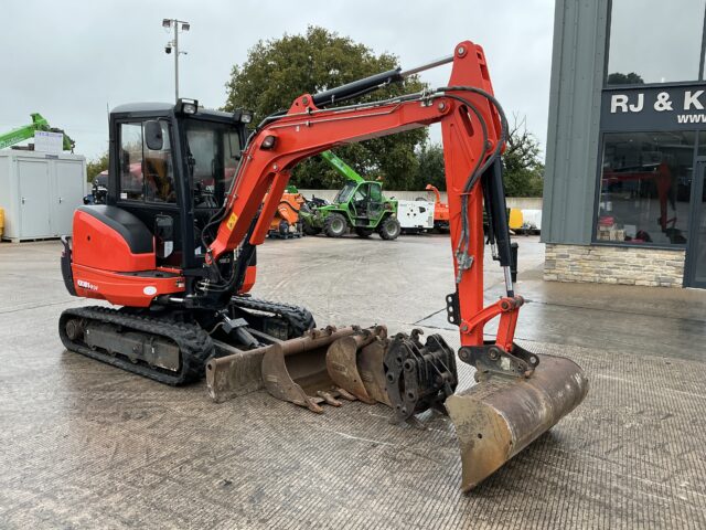 Kubota KX101-3 Digger (ST24467)