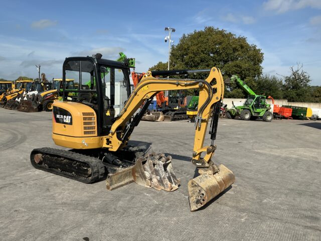 CAT 302.7.DCR Digger (ST24546)
