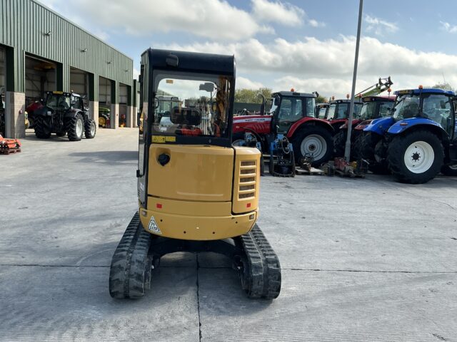 CAT 302.7.DCR Digger (ST24546)