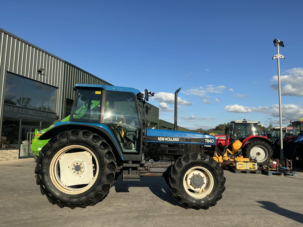 New Holland 7840 SLE Tractor (ST24087)