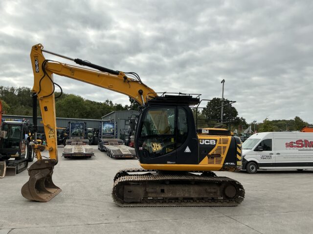 JCB JS130LC Digger (ST24112)