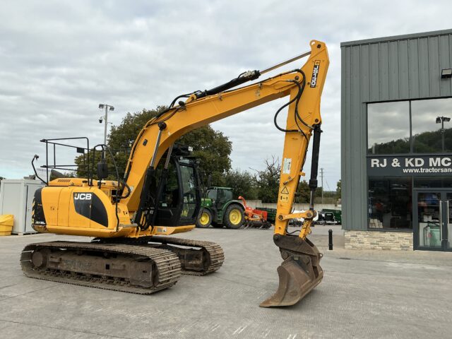 JCB JS130LC Digger (ST24112)