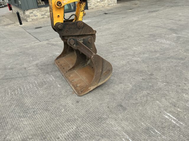 JCB JS130LC Digger (ST24112)