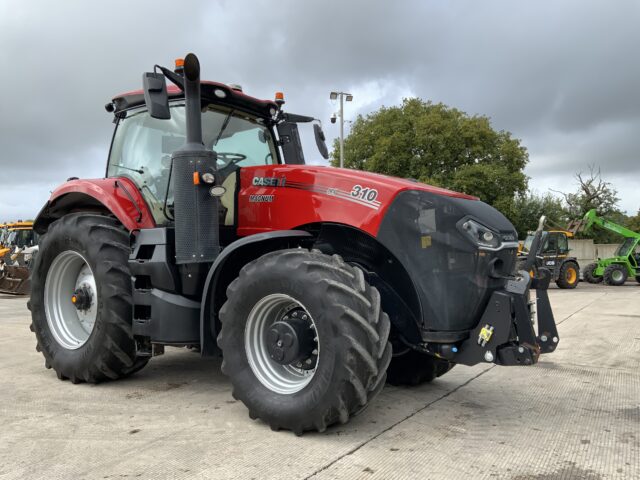 Case Magnum 310 Tractor (ST18497)