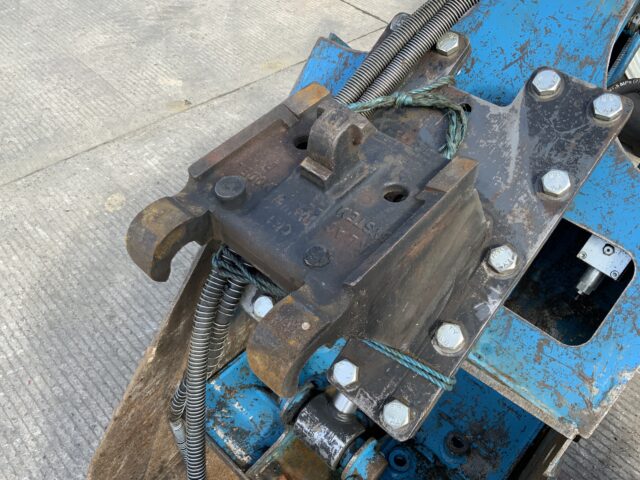 Choice of 2 BBS Crusher Buckets (ST24470/71)