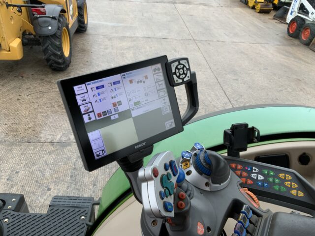 Fendt 724 Profi Plus Tractor (ST23447)