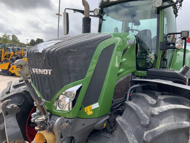 Fendt 828 Profi Plus Tractor (ST24303)