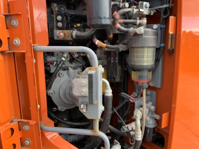 Hitachi ZX135 USB l-7 Digger (ST24052)