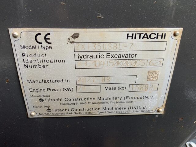 Hitachi ZX135 USB l-7 Digger (ST24052)