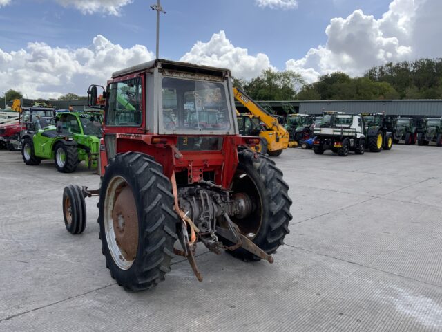 Massey Ferguson 590 Tractor (ST24160)