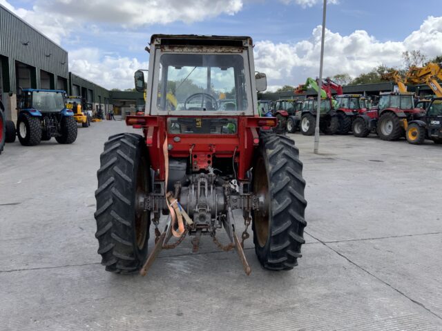 Massey Ferguson 590 Tractor (ST24160)