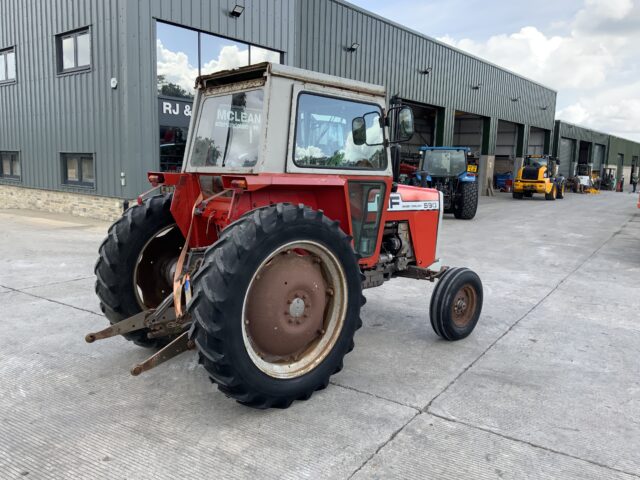 Massey Ferguson 590 Tractor (ST24160)
