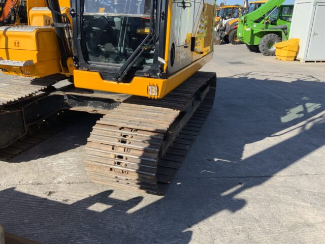 JCB 140X LC Digger (ST24657)