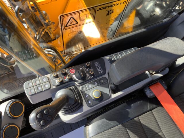 JCB 140X LC Digger (ST24657)