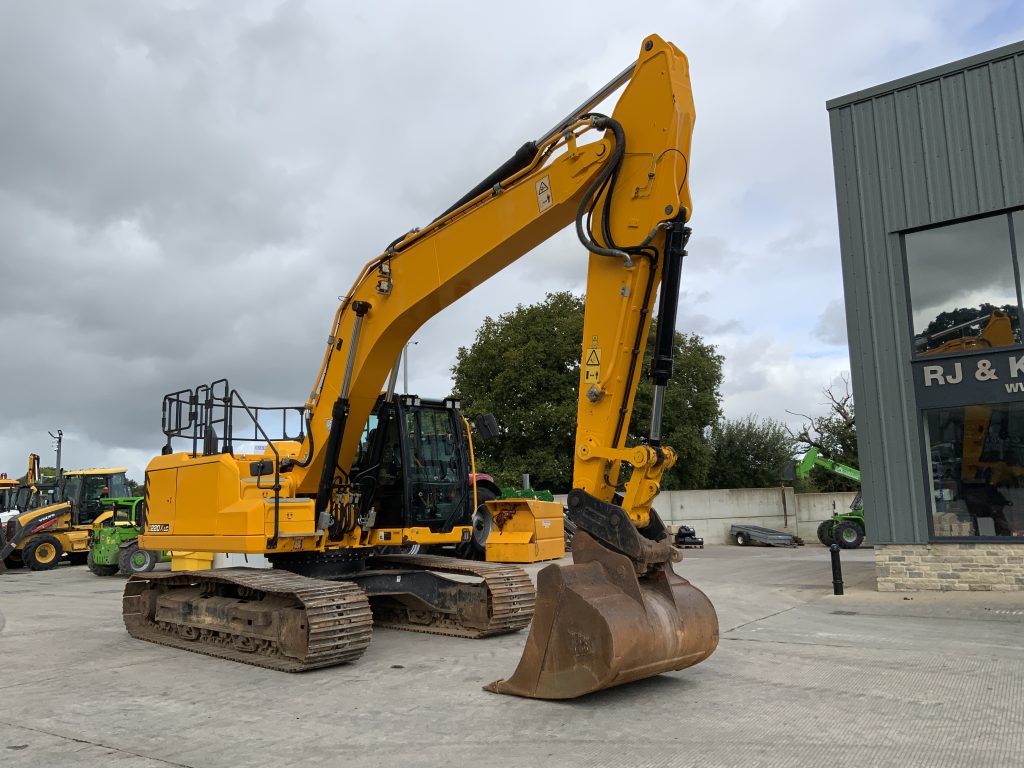 JCB 220x LC Digger (ST24262)
