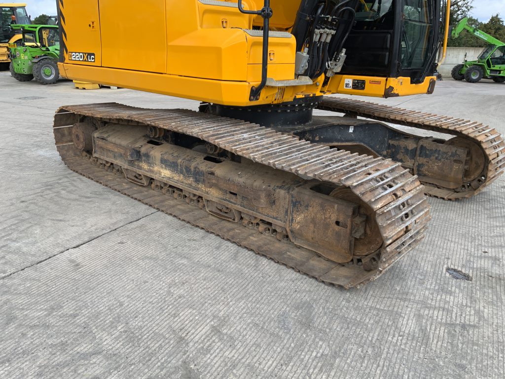 JCB 220x LC Digger (ST24262)