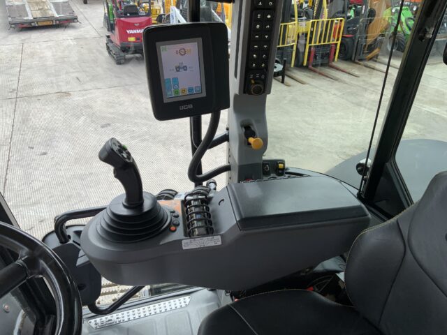 JCB 4220 Fastrac Tractor (ST24326)