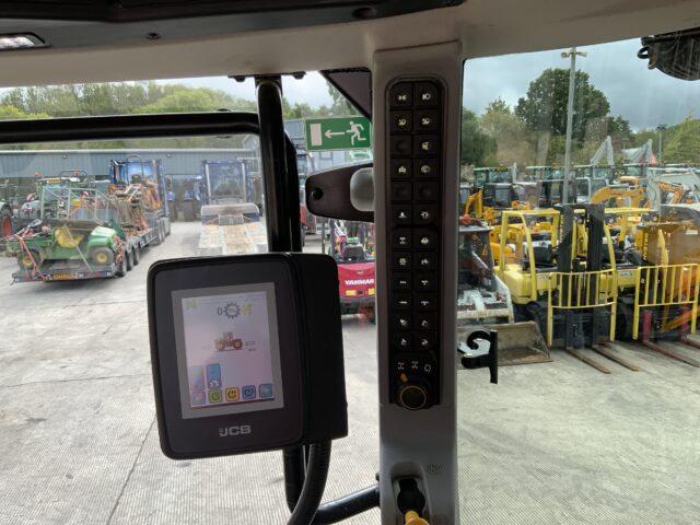 JCB 4220 Fastrac Tractor (ST24326)