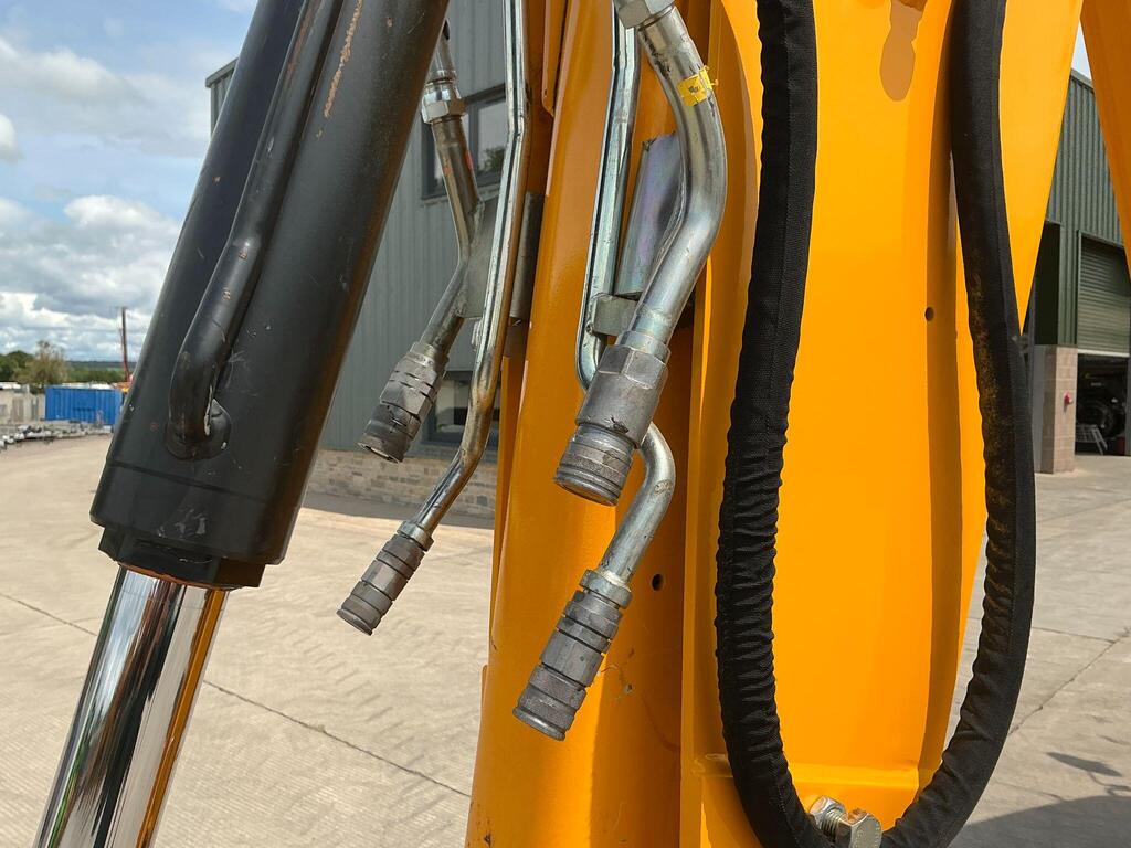 JCB 5CX Waste Master Wheeled Digger (ST23511)