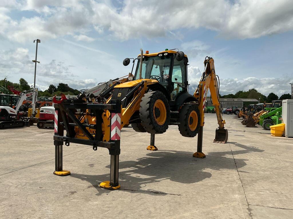 JCB 5CX Waste Master Wheeled Digger (ST23511)