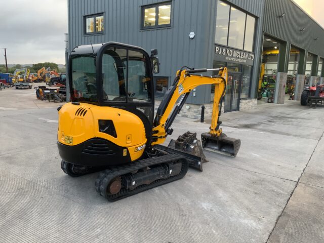 JCB 8026 CTS Digger (ST24349)