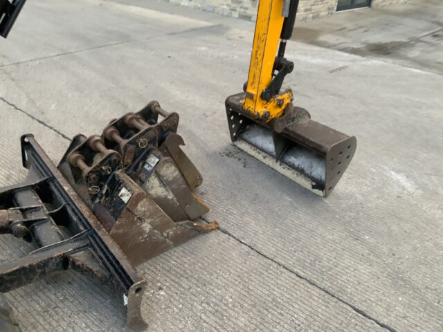 JCB 8026 CTS Digger (ST24349)