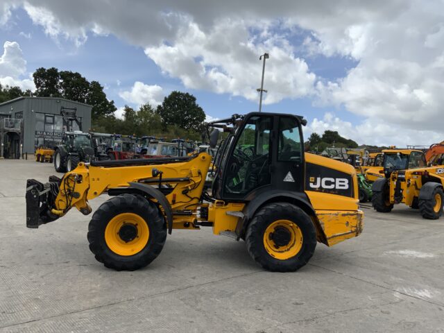 JCB TM320S Pivot Steer Telehandler (ST23831)