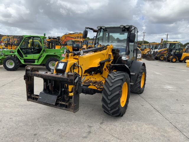 JCB TM320S Pivot Steer Telehandler (ST23831)