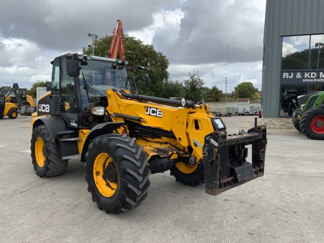 JCB TM320S Pivot Steer Telehandler (ST23831)
