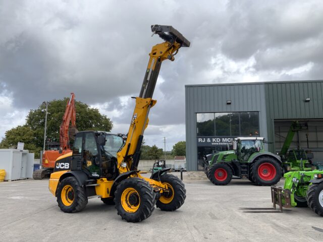 JCB TM320S Pivot Steer Telehandler (ST23831)