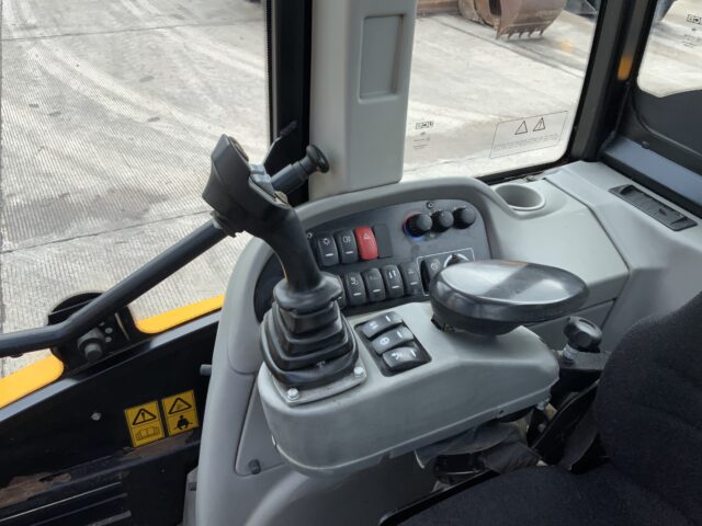 JCB TM320S Pivot Steer Telehandler (ST23560)