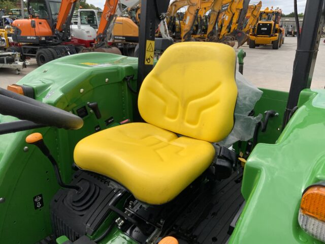 John Deere 5055E Tractor (ST4162)