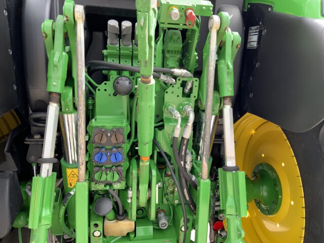John Deere 6135R Tractor (ST23947)