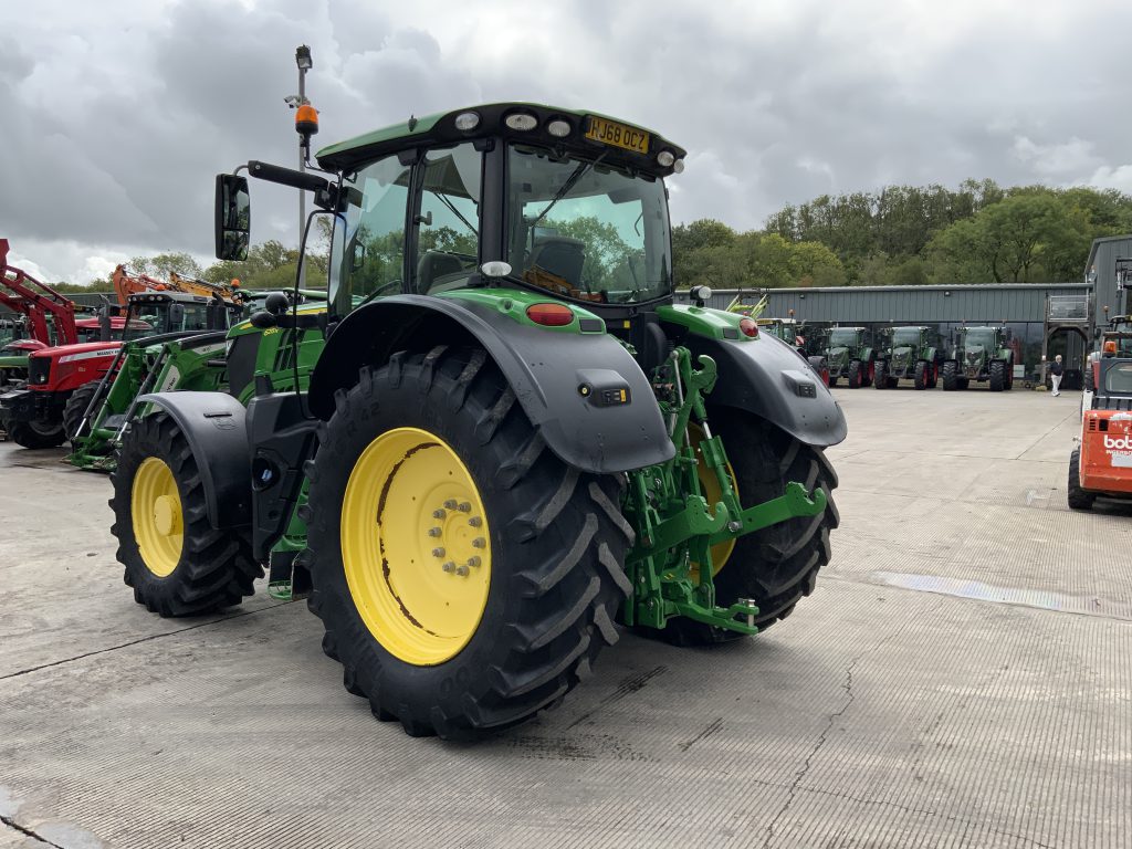 John Deere 6215R Tractor (ST24044)